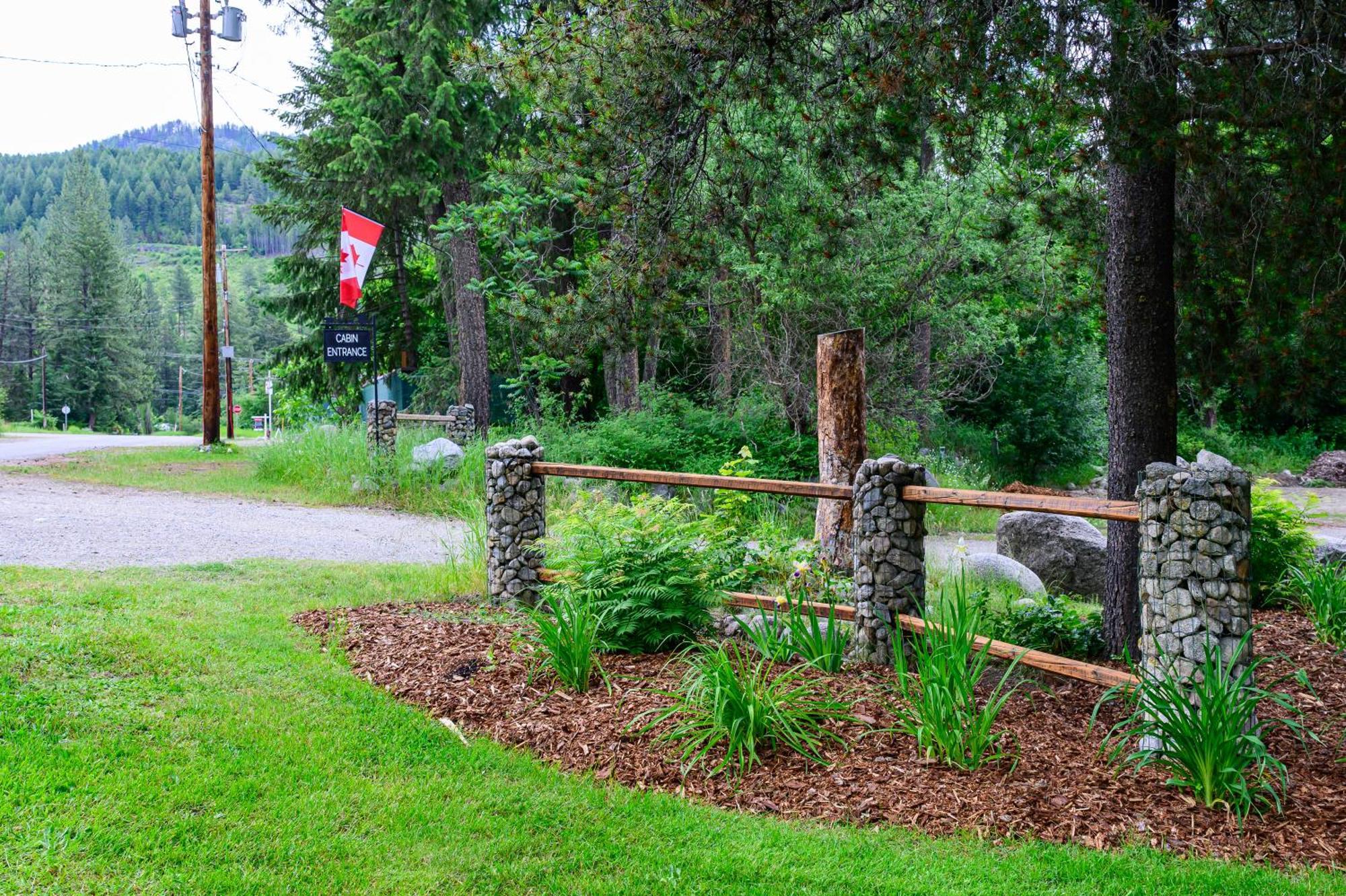 Barefoot Villas And Retreat Christina Lake Exterior photo